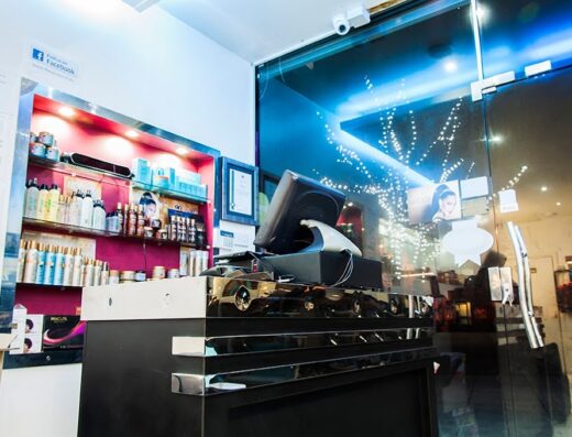 Hiikuss Afro Hair Salon London